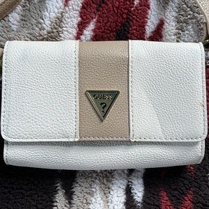 Guess crossbody purse
